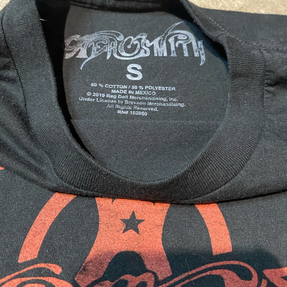Aerosmith size small tee - Picture 6 of 6